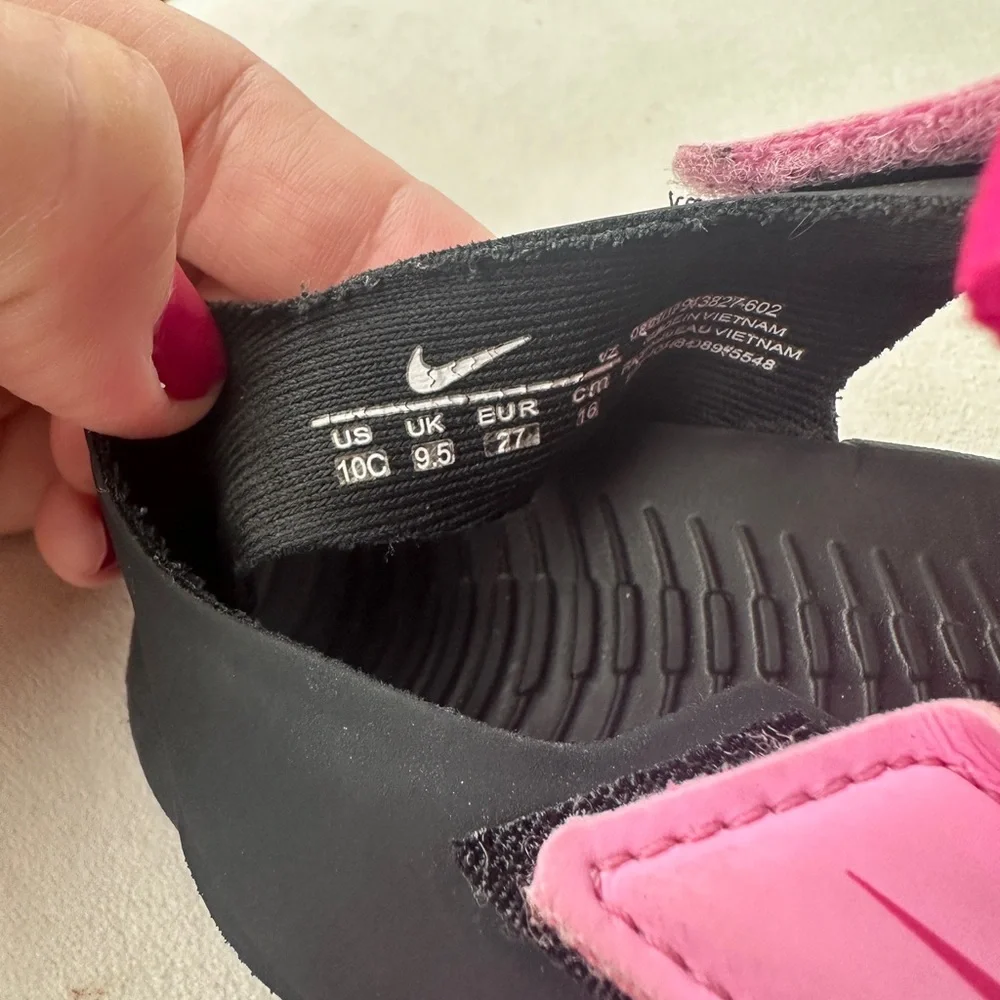 Nike Sunray Protect 2 Pink and Black Water Shoes Sporty Design size 10C